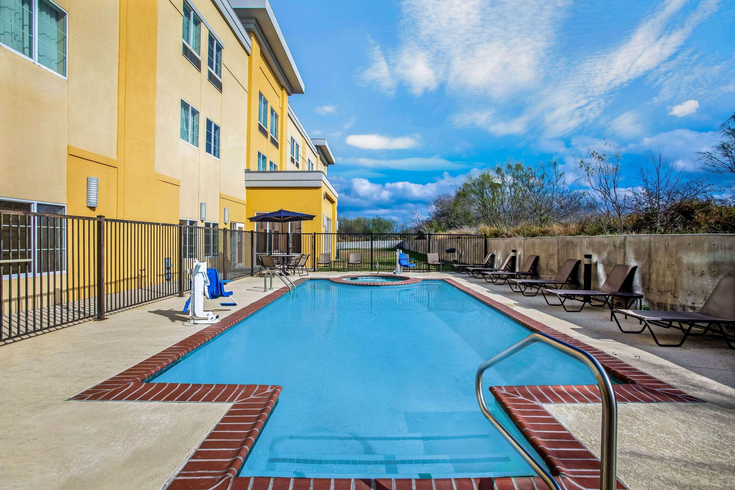 La Quinta By Wyndham Karnes City - Kenedy Εξωτερικό φωτογραφία